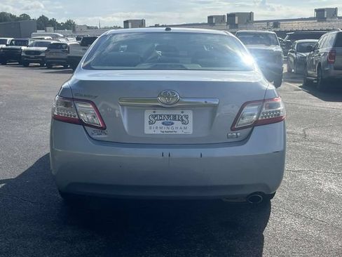 Used 2010 Toyota Camry Hybrid w/ Upgrade Pkg FWD image 5