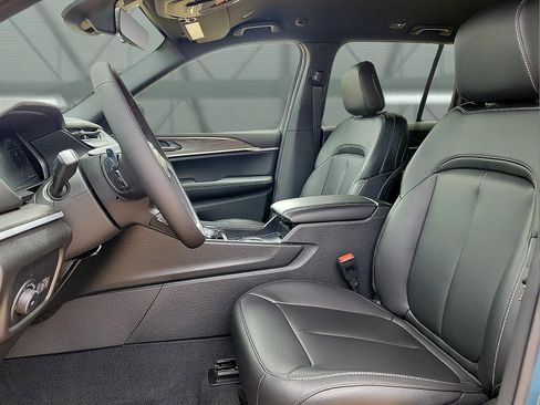 New 2026 Jeep Grand Cherokee Limited w/ MOPAR Finishing Package RWD image 11