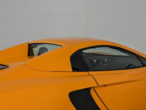 Used 2013 McLaren MP4-12C Spider RWD image 38