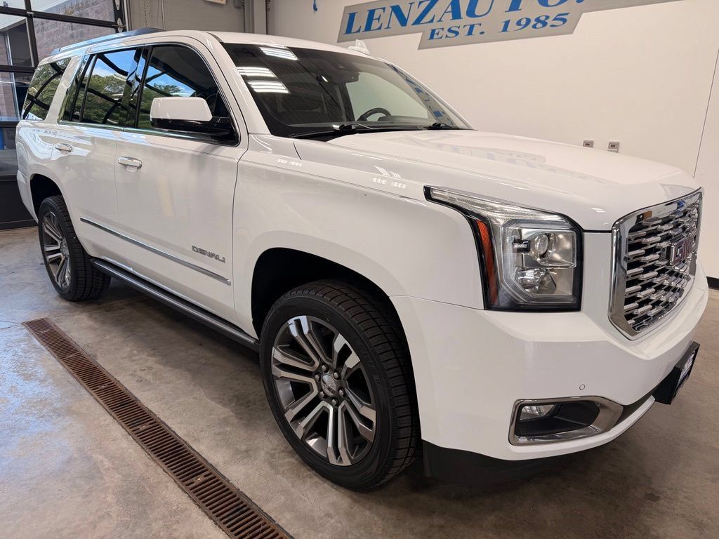 Used 2020 GMC Yukon Denali w/ Denali Premium Package AWD/4WD image 2