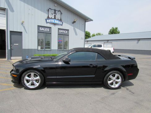 Used 2008 Ford Mustang GT RWD image 3