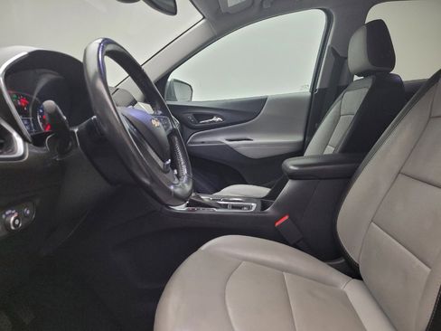 Used 2018 Chevrolet Equinox Premier image 17