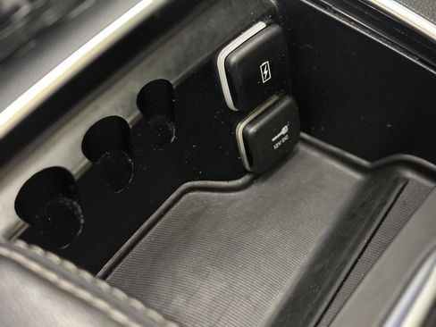 Used 2022 Chrysler Pacifica Limited image 42