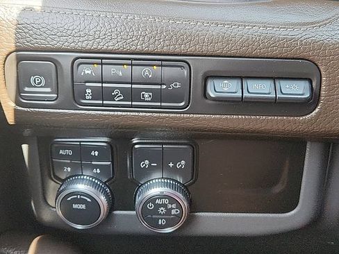 Certified 2022 GMC Yukon XL Denali AWD/4WD image 20