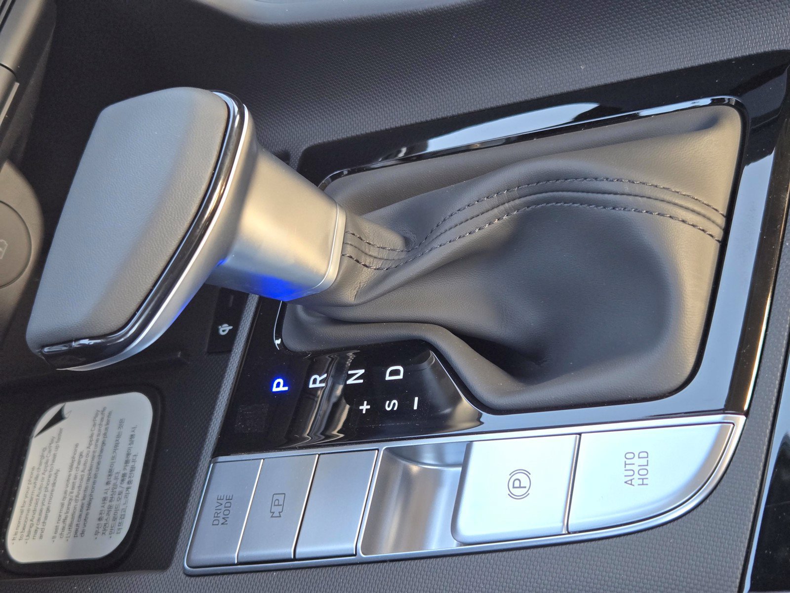 New 2026 Hyundai Elantra Limited FWD image 18