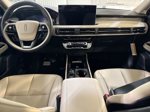 New 2026 Lincoln Corsair Premiere FWD image 23