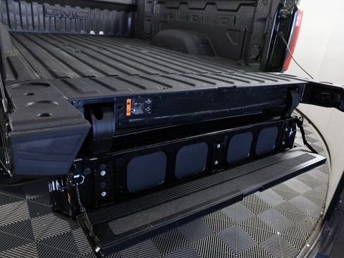 Certified 2025 GMC Sierra 3500 Denali w/ Denali Reserve Package image 8