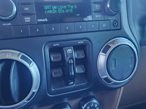 Used 2016 Jeep Wrangler Unlimited Sahara w/ Mopar Chrome Edition Group image 26