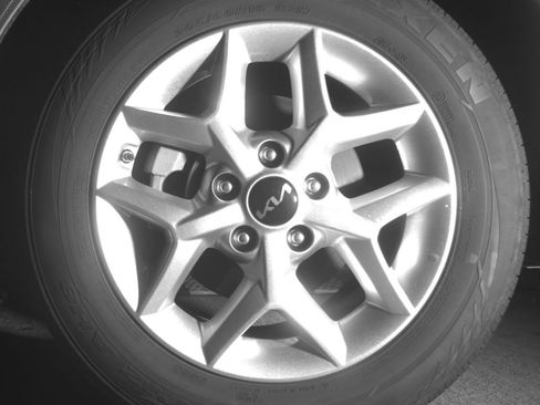 Used 2025 Kia Soul LX w/ LX Technology Package FWD image 12