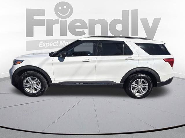 Used 2022 Ford Explorer XLT w/ Equipment Group 202A AWD/4WD image 3