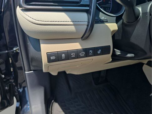 Used 2022 Toyota Camry XLE FWD image 22