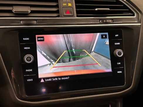 Used 2019 Volkswagen Tiguan SE AWD/4WD image 14