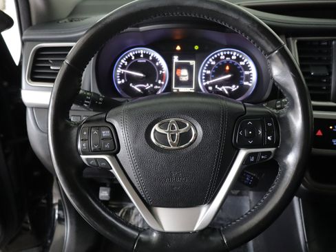 Used 2017 Toyota Highlander XLE AWD/4WD image 14