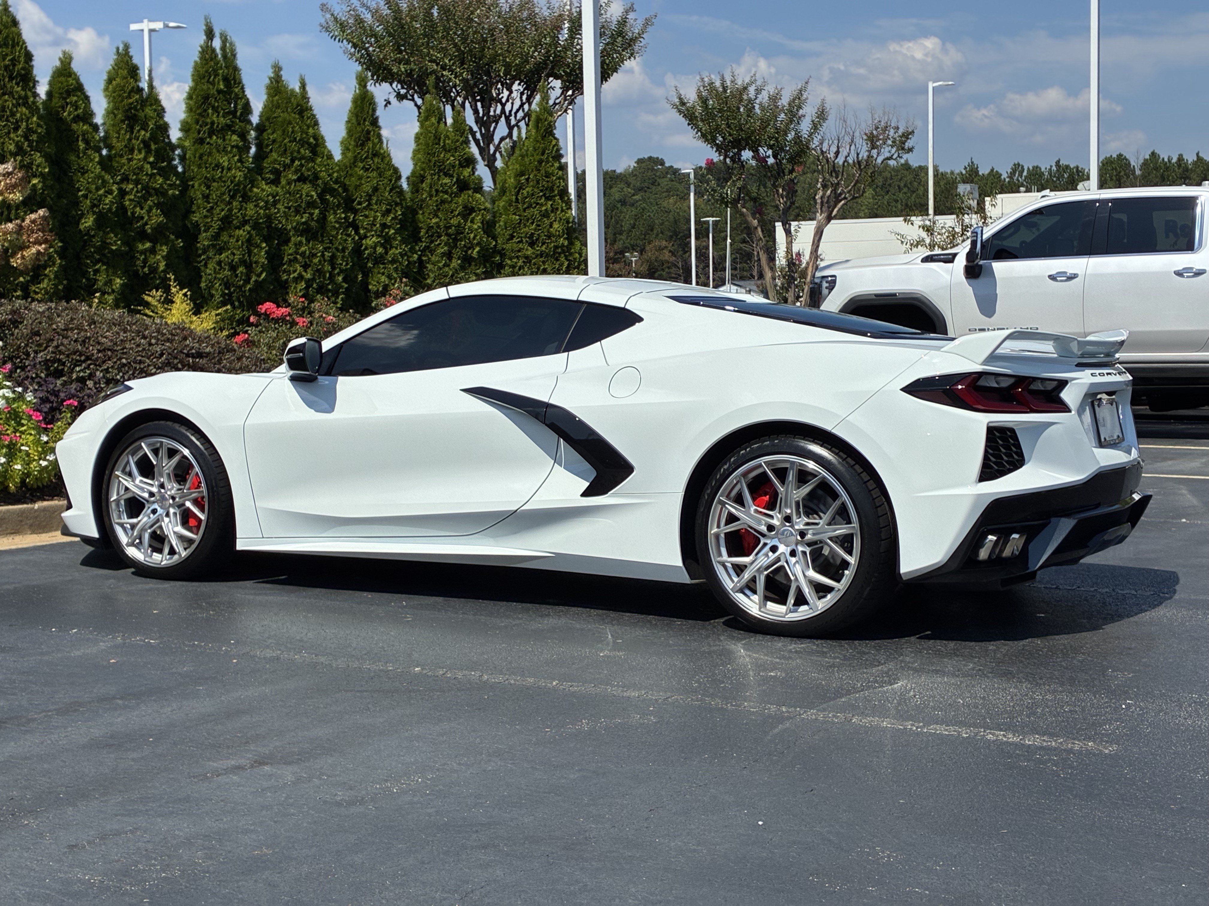 Used 2021 Chevrolet Corvette Stingray Premium Cpe w/ Z51 Performance Package RWD image 9