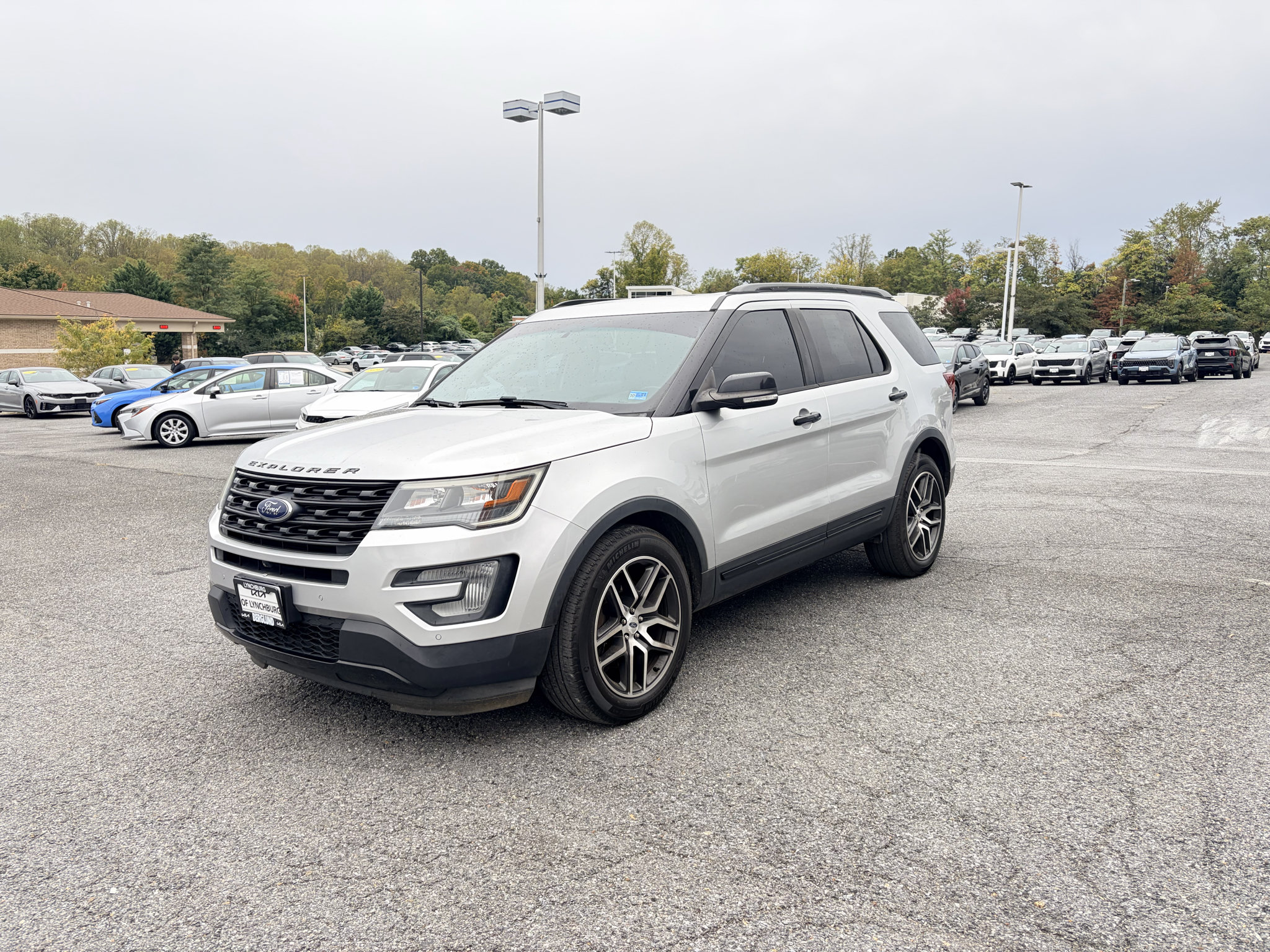 Used 2016 Ford Explorer Sport w/ Equipment Group 401A AWD/4WD image 4