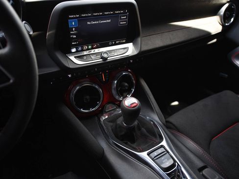 Used 2019 Chevrolet Camaro ZL1 RWD image 22
