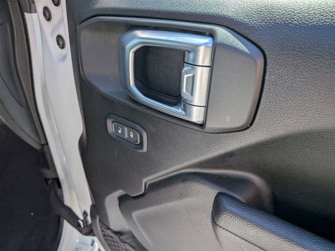 Used 2025 Jeep Gladiator Sport AWD/4WD image 26