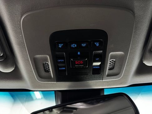 Used 2019 Toyota Camry FWD image 26