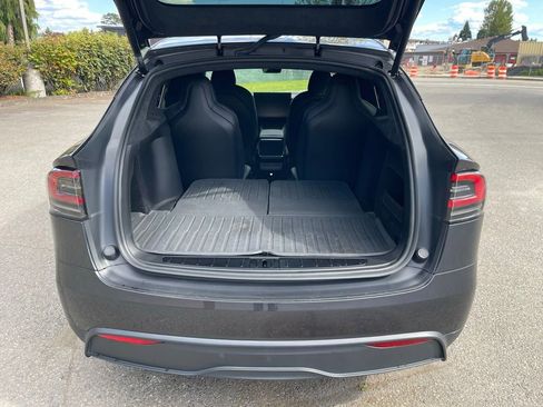 Used 2024 Tesla Model X AWD/4WD image 4