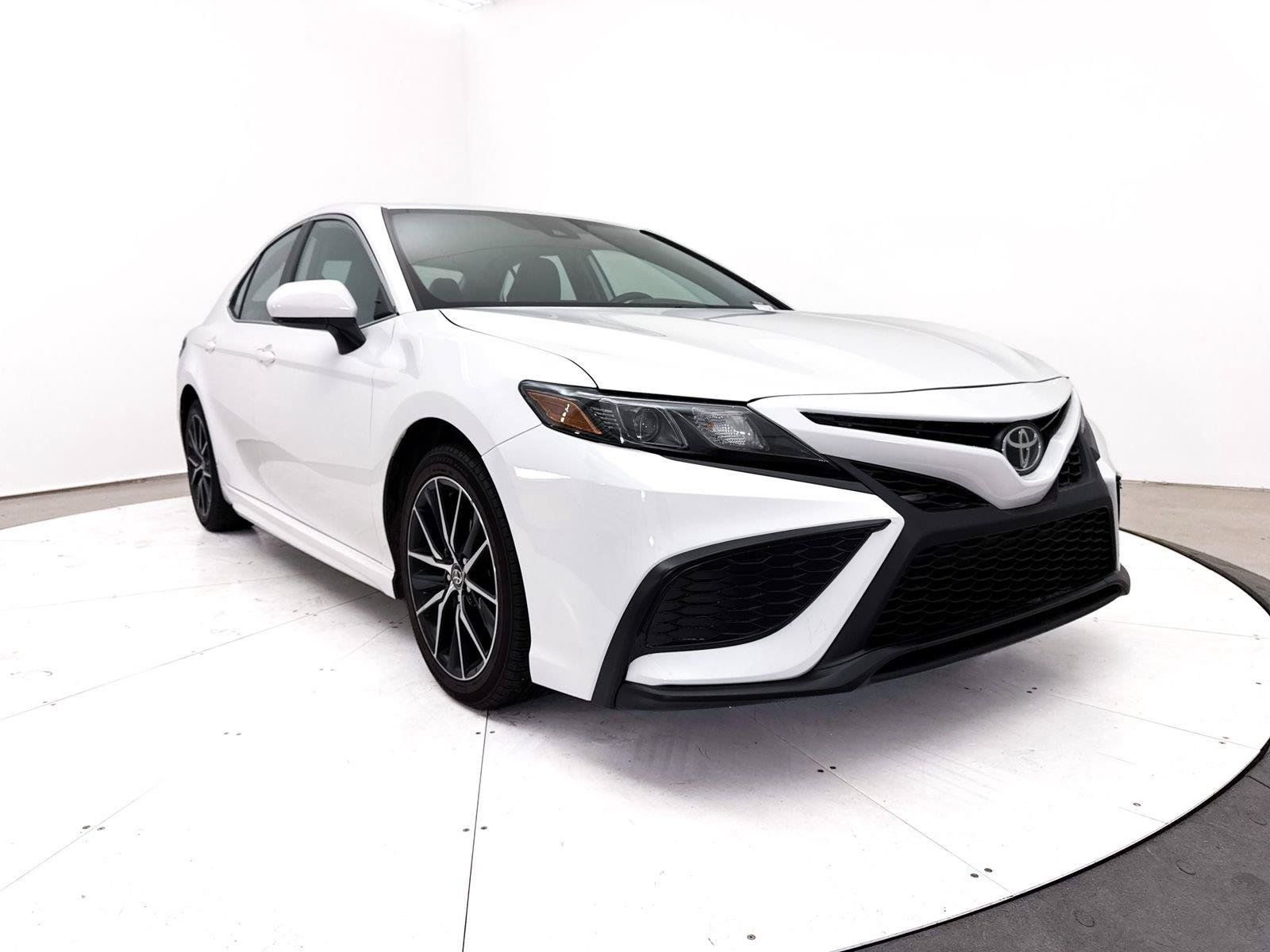 Used 2021 Toyota Camry SE FWD image 8