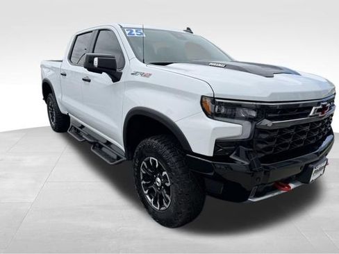Used 2025 Chevrolet Silverado 1500 ZR2 w/ Technology Package AWD/4WD image 3