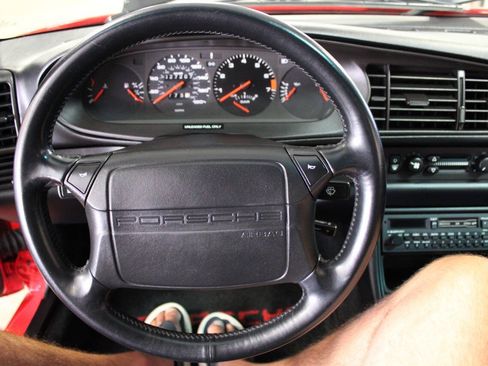 Used 1987 Porsche 944 Turbo RWD image 39