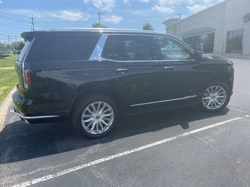 Used 2023 Cadillac Escalade Premium Luxury AWD/4WD image 4