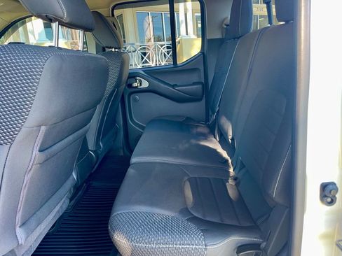 Used 2018 Nissan Frontier PRO-4X image 12