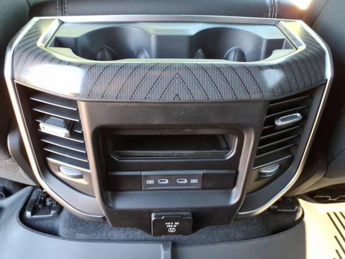 New 2026 RAM 1500 4x4 Crew Cab image 15