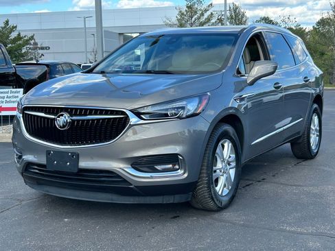 Used 2018 Buick Enclave Premium AWD/4WD image 3