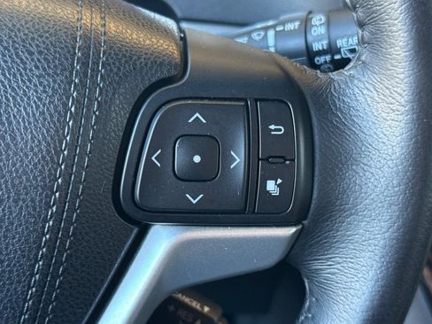 Used 2015 Toyota Sienna XLE w/ XLE Navigation Package image 27