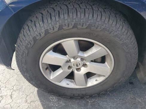 Used 2008 Nissan Pathfinder SE w/ Premium Pkg image 3