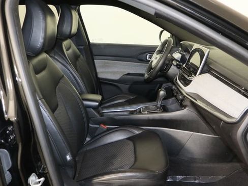 Used 2024 Jeep Compass Latitude image 19