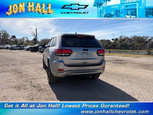 Used 2018 Jeep Grand Cherokee Altitude image 10