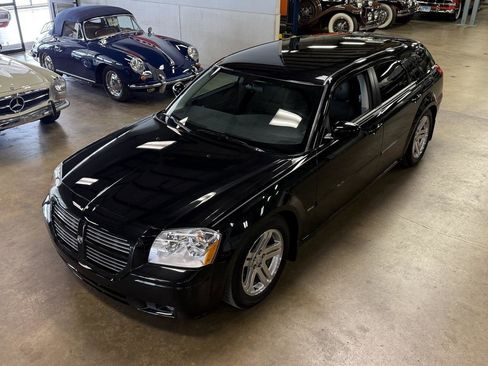 Used 2005 Dodge Magnum R/T image 11