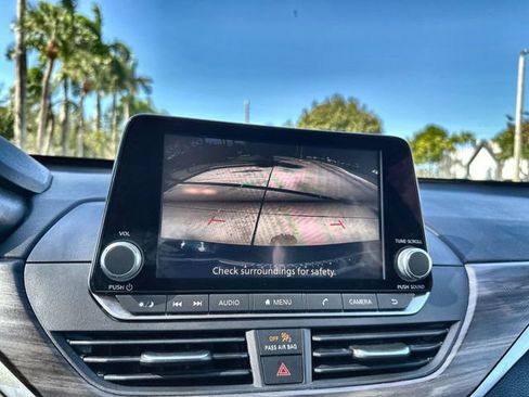 Used 2024 Nissan Altima 2.5 SV image 25