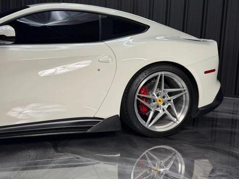 Used 2015 Ferrari F12 Berlinetta RWD image 7