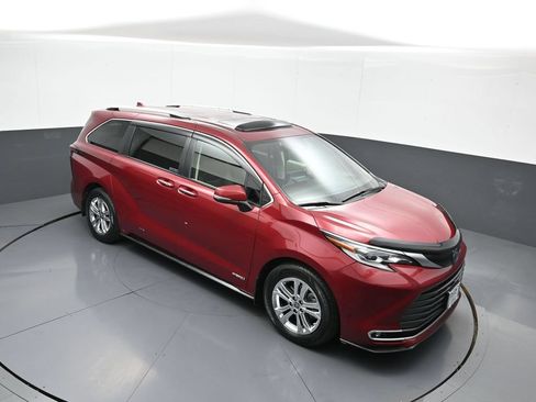 Used 2021 Toyota Sienna Platinum AWD/4WD image 37