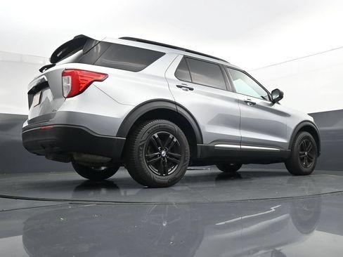 Used 2022 Ford Explorer XLT AWD/4WD image 36