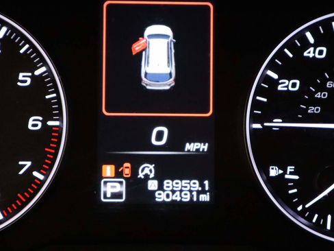 Used 2023 Subaru Outback Premium image 8