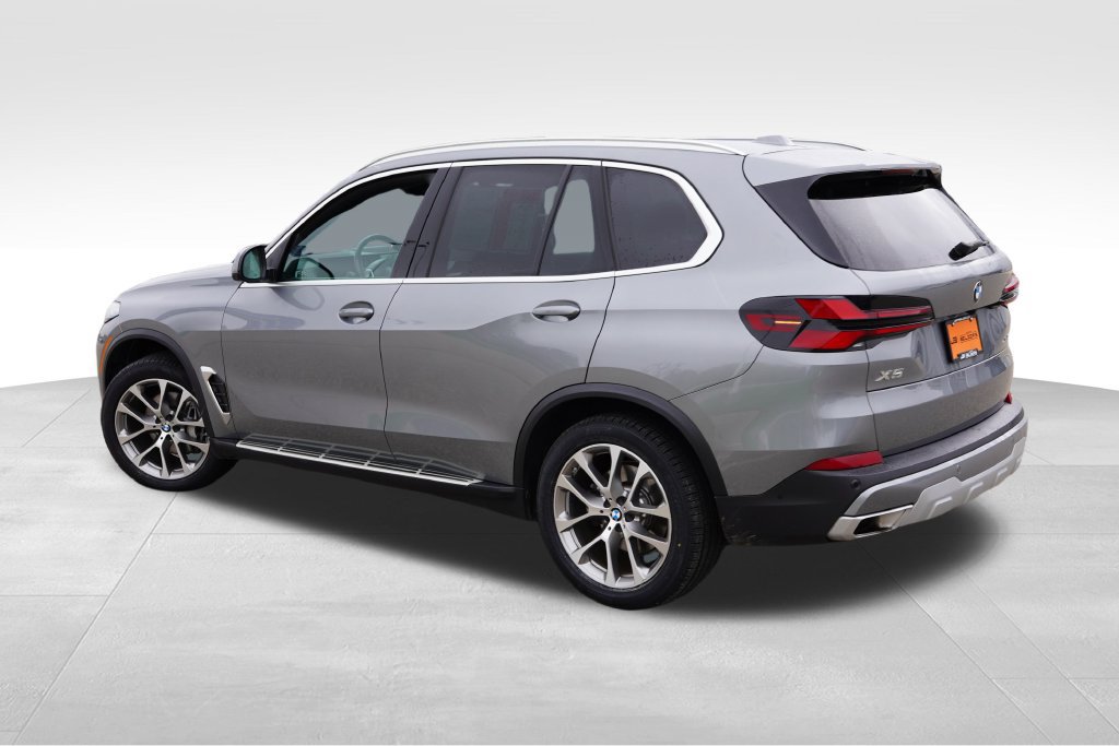 Used 2026 BMW X5 xDrive40i AWD/4WD image 8