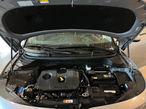 Used 2025 Kia Soul LX w/ LX Technology Package FWD image 31