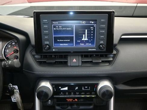 Used 2021 Toyota RAV4 LE FWD image 9