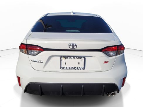 Used 2026 Toyota Corolla SE FWD image 6