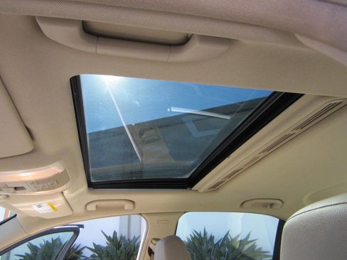 Used 2014 Mercedes-Benz C 250 Sedan image 34