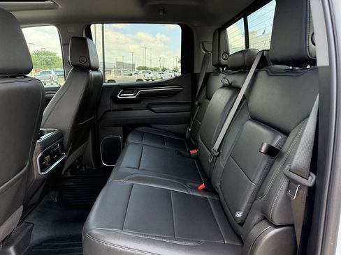 Used 2025 GMC Sierra 1500 SLT AWD/4WD image 26