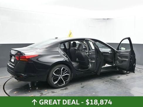 Used 2024 Nissan Altima 2.5 SR FWD image 61