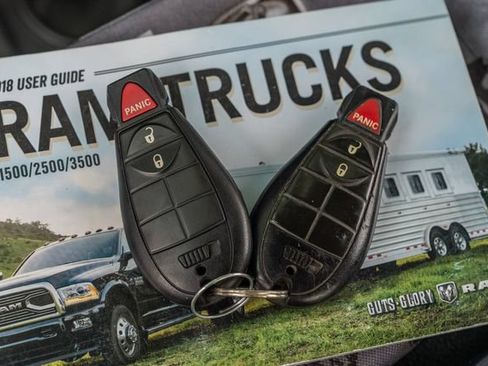 Used 2018 RAM 3500 Tradesman w/ Chrome Appearance Group AWD/4WD image 39
