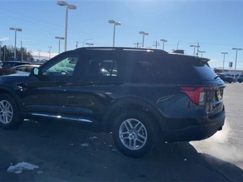 Used 2025 Ford Explorer Active image 7