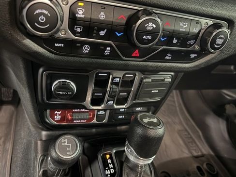 Used 2024 Jeep Wrangler Willys image 15